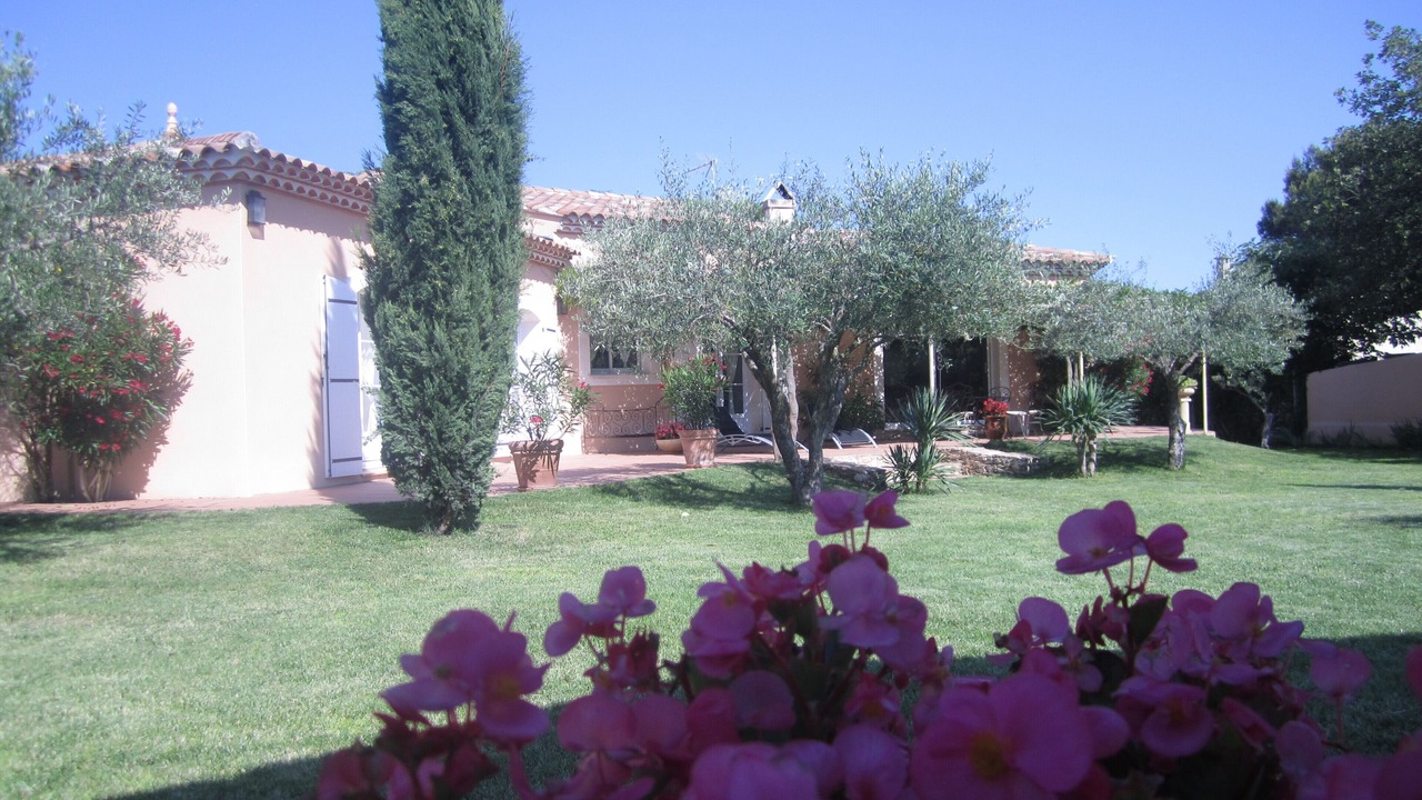 Photo of Outdoor in Montaren-et-Saint-Mediers