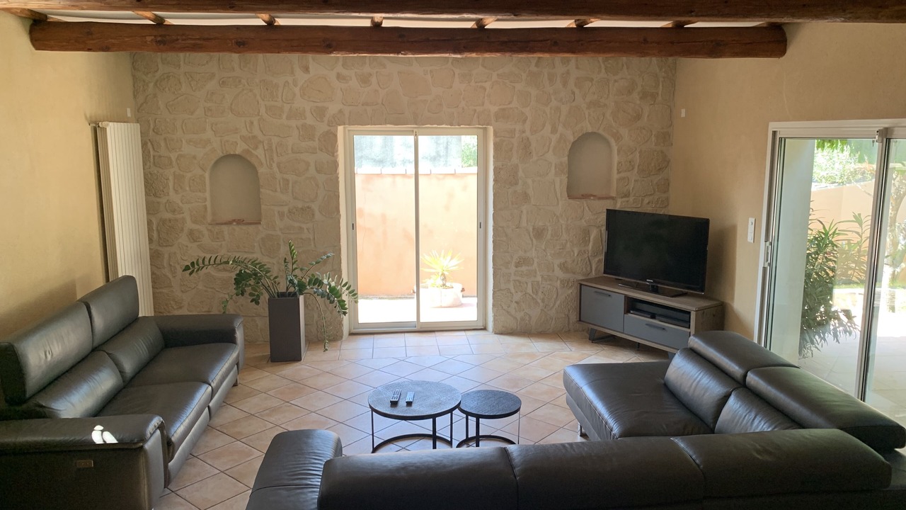 Photo of Livingroom in Montaren-et-Saint-Mediers