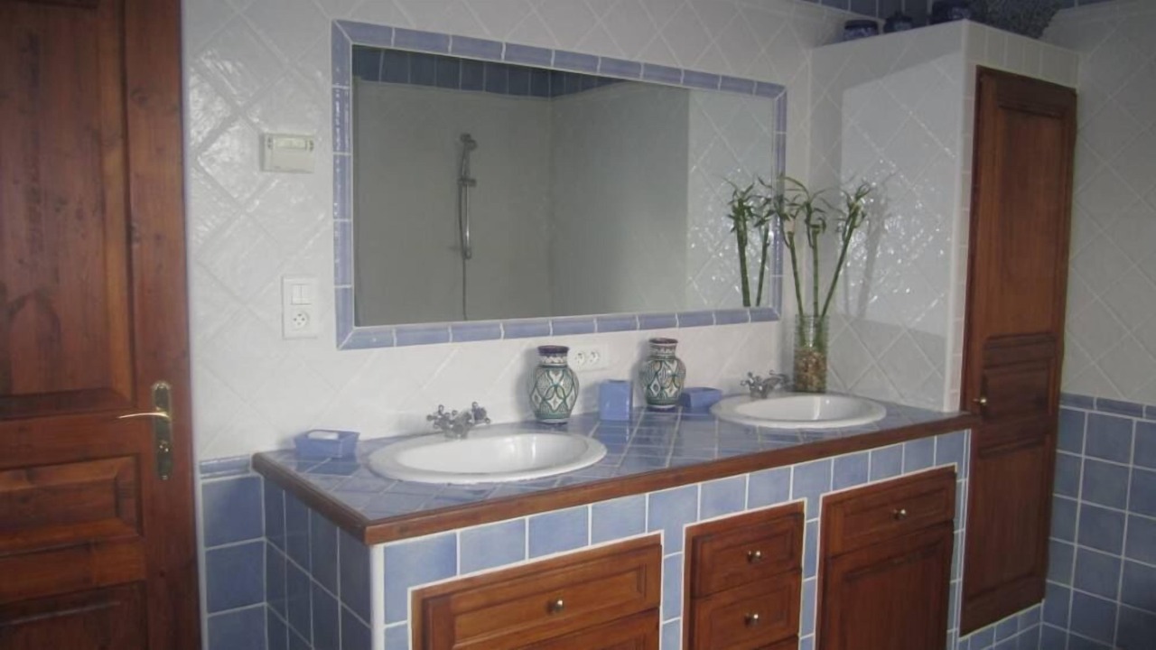 Photo of Bathroom in Montaren-et-Saint-Mediers