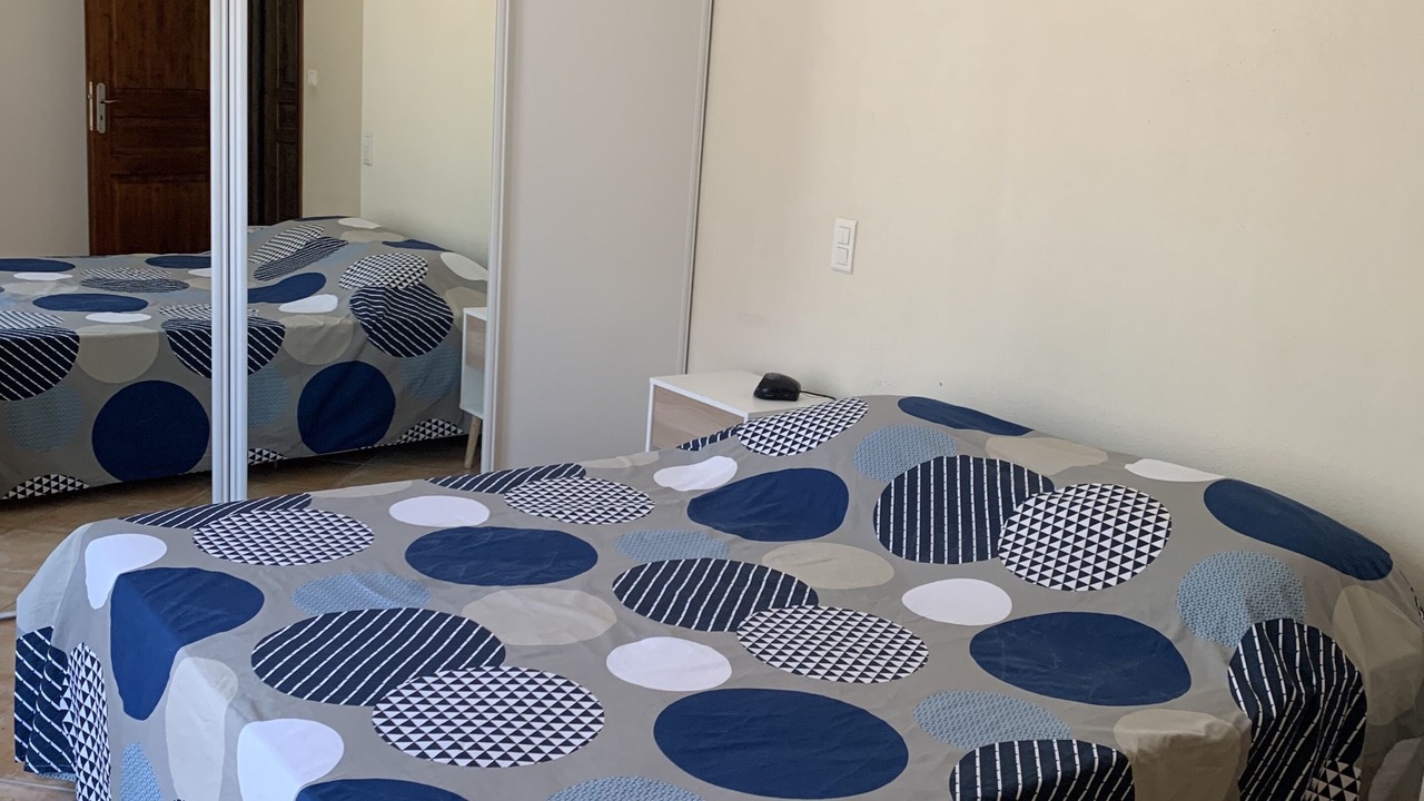 Photo of Bedroom in Montaren-et-Saint-Mediers