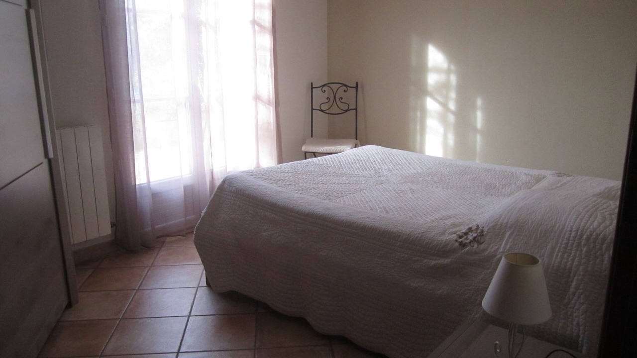 Photo of Bedroom in Montaren-et-Saint-Mediers