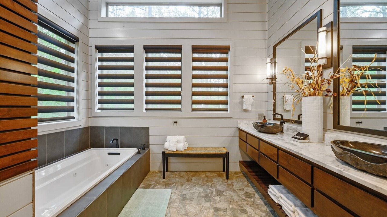 Photo of Bathroom in Hochatown