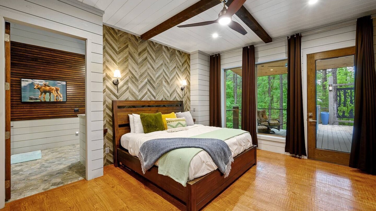 Photo of Bedroom in Hochatown