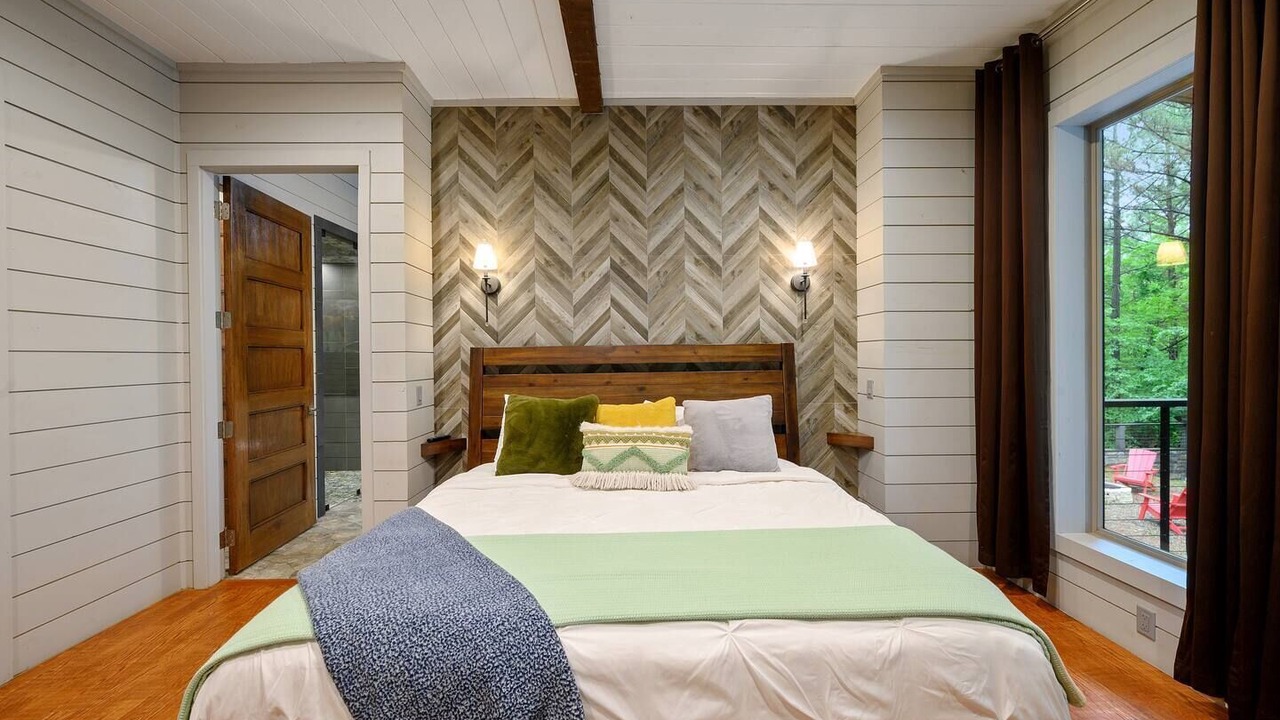 Photo of Bedroom in Hochatown
