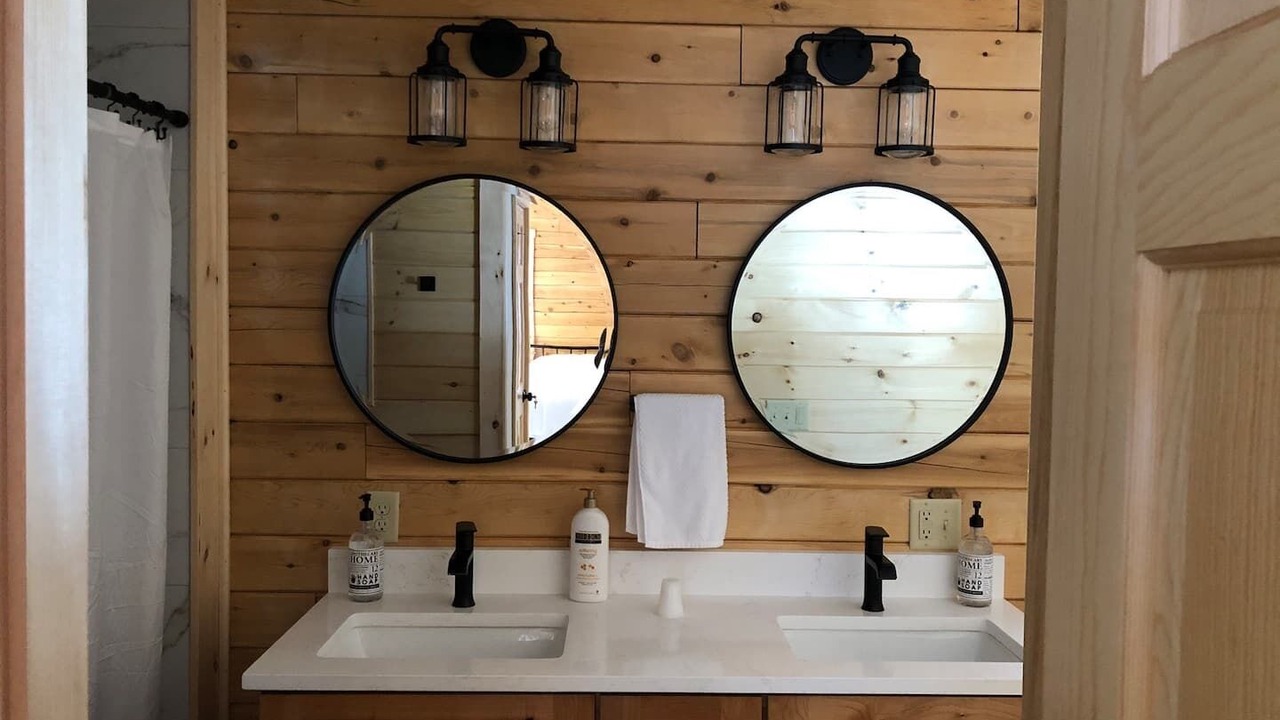 Photo of Bathroom in Searsburg