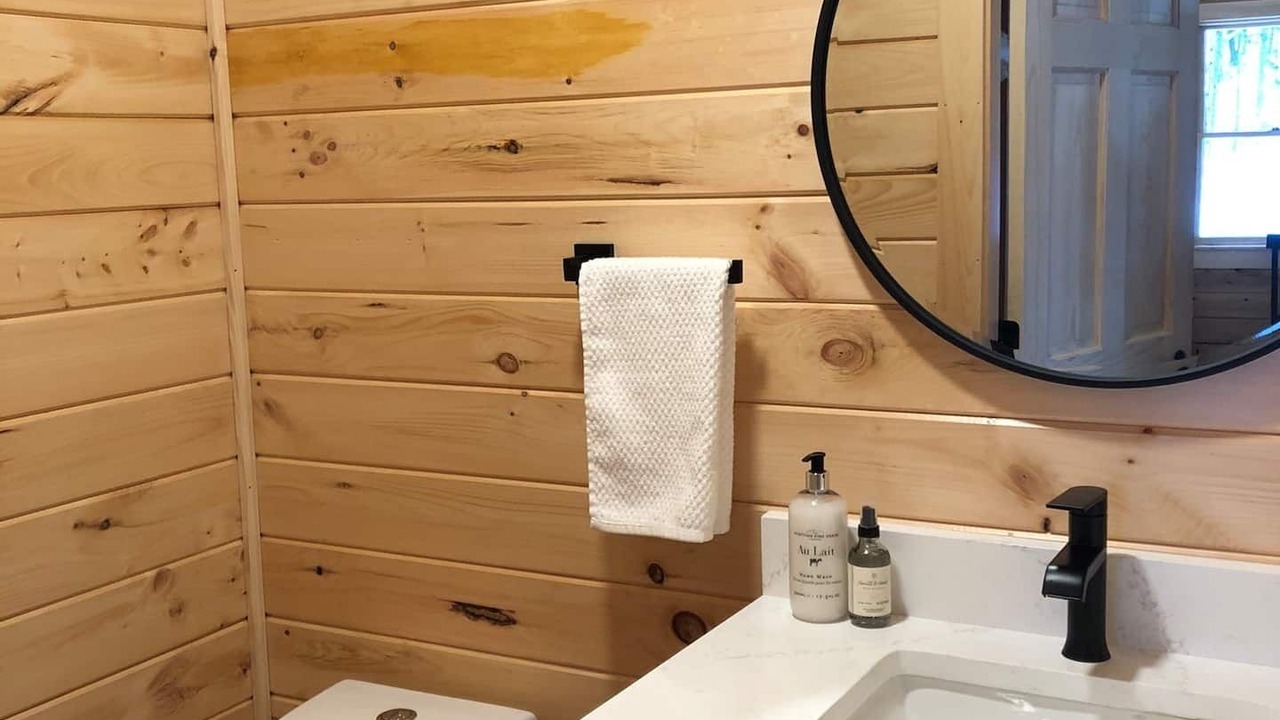 Photo of Bathroom in Searsburg