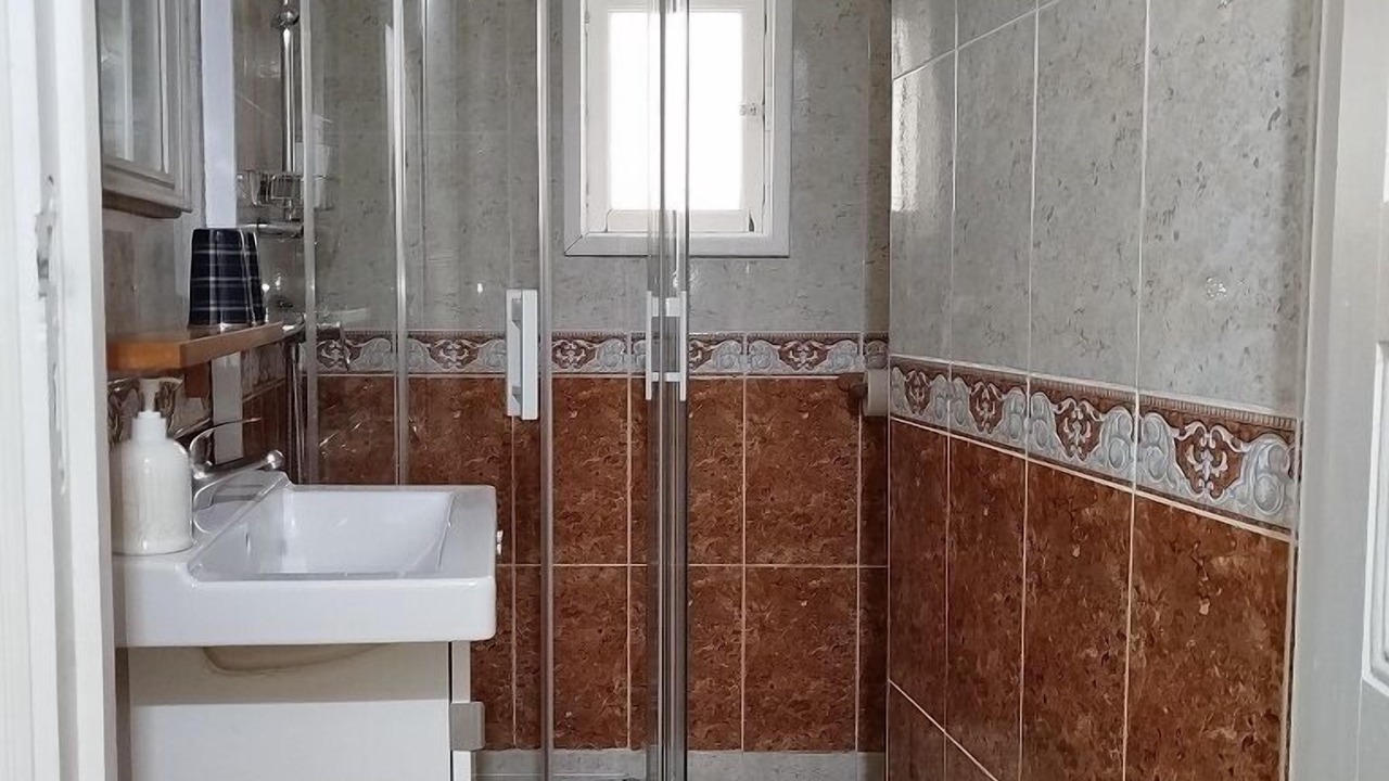 Photo of Bathroom in Tautavel
