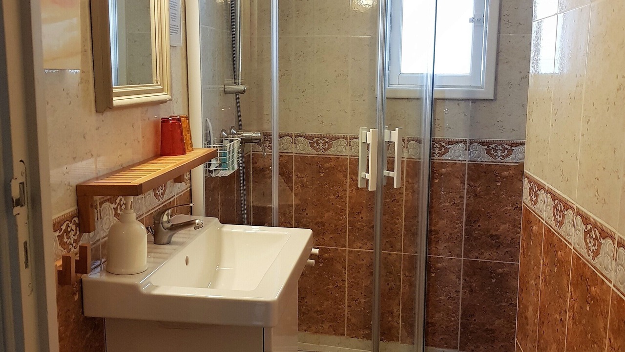 Photo of Bathroom in Tautavel