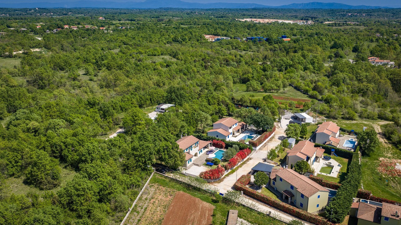 Photo of Outdoor in Muzini