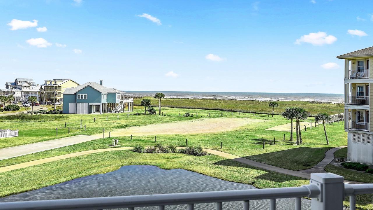 Photo of Patio Balcony in Red Fish Cove