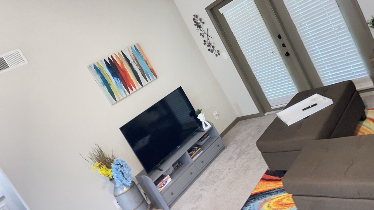 Photo of Livingroom in South Main