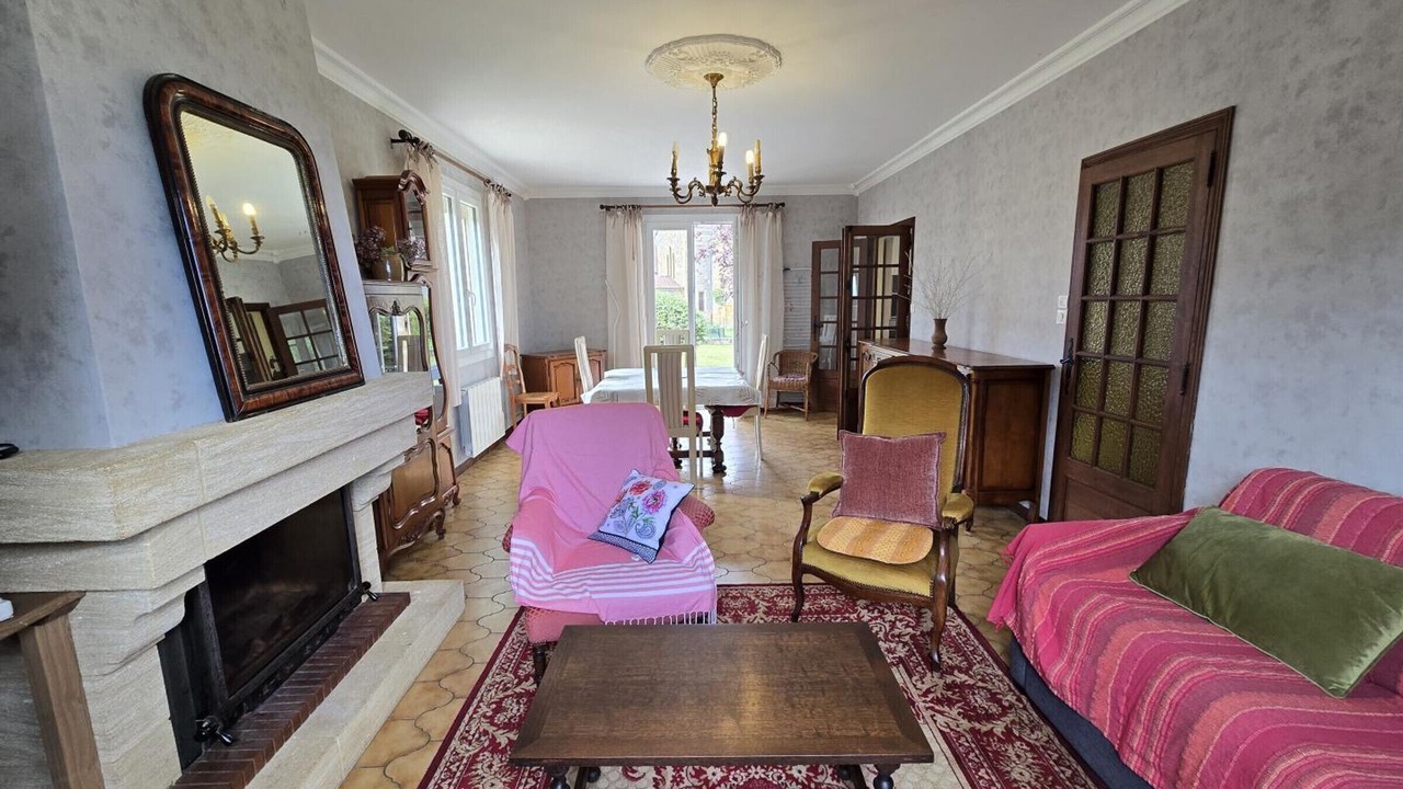 Photo of Livingroom in Saint-Chamassy