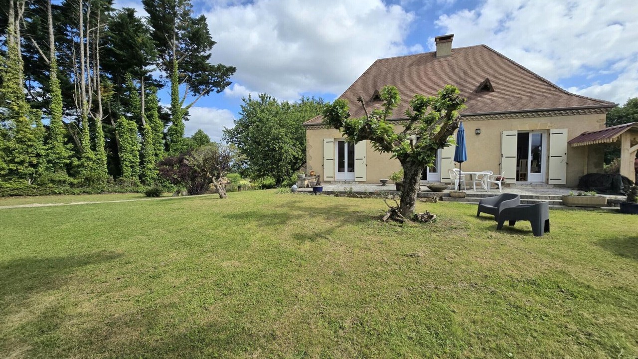 Photo of Patio Balcony in Saint-Chamassy