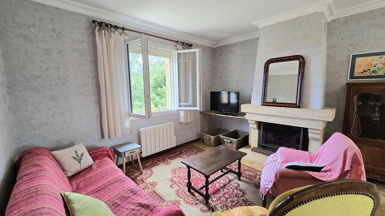 Photo of Livingroom in Saint-Chamassy