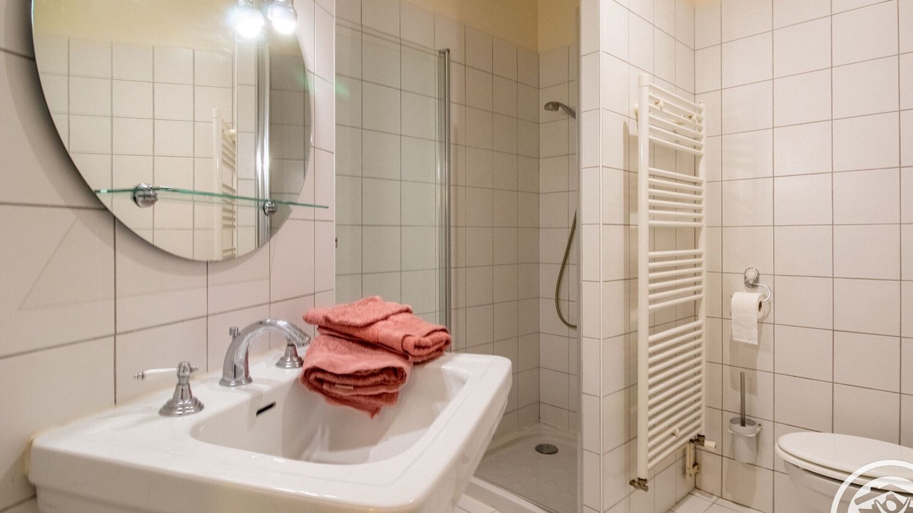 Photo of Bathroom in Downtown Angers