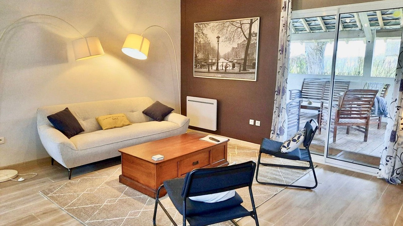 Photo of Livingroom in Brain-sur-Allonnes