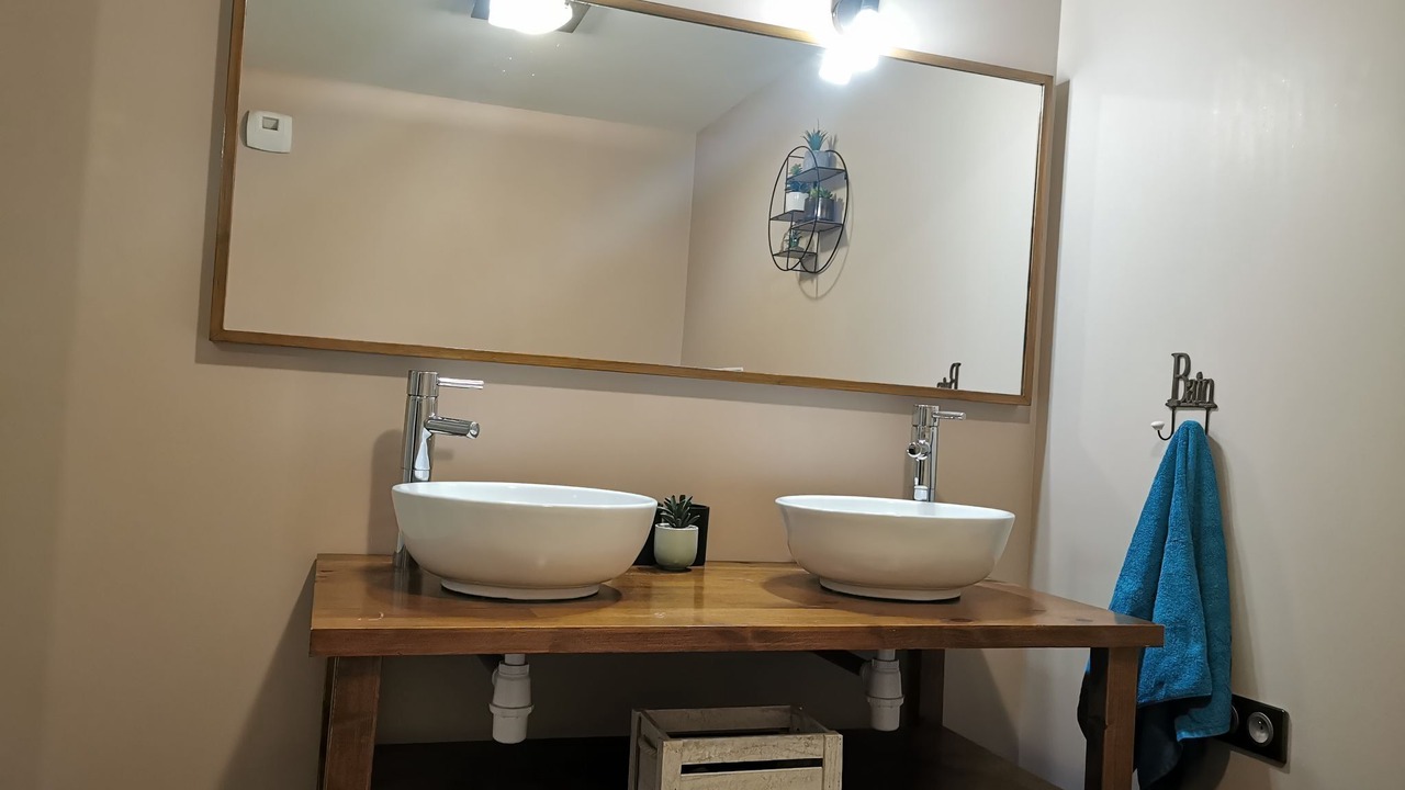 Photo of Bathroom in La Madeleine-Bellevue