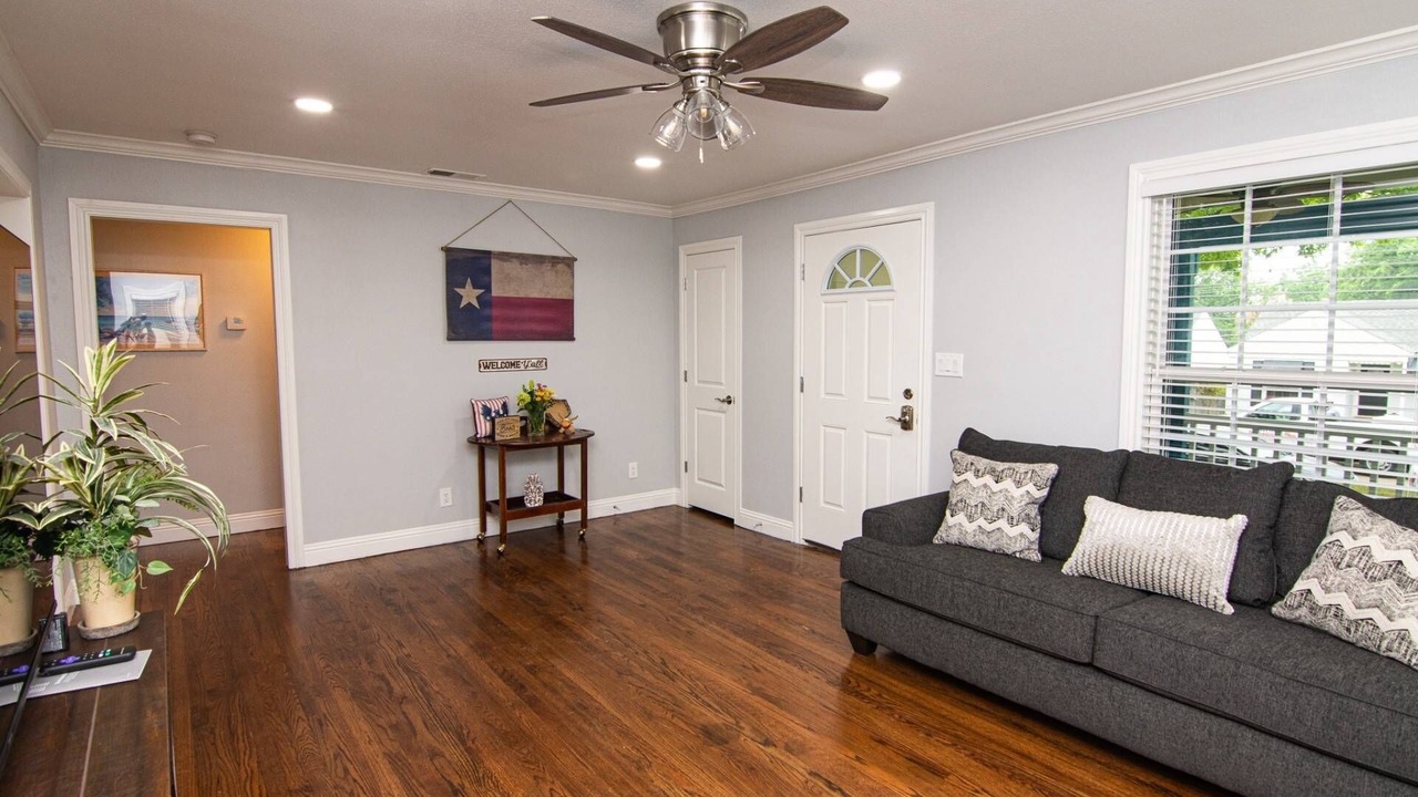 Photo of Livingroom in Arlington Heights
