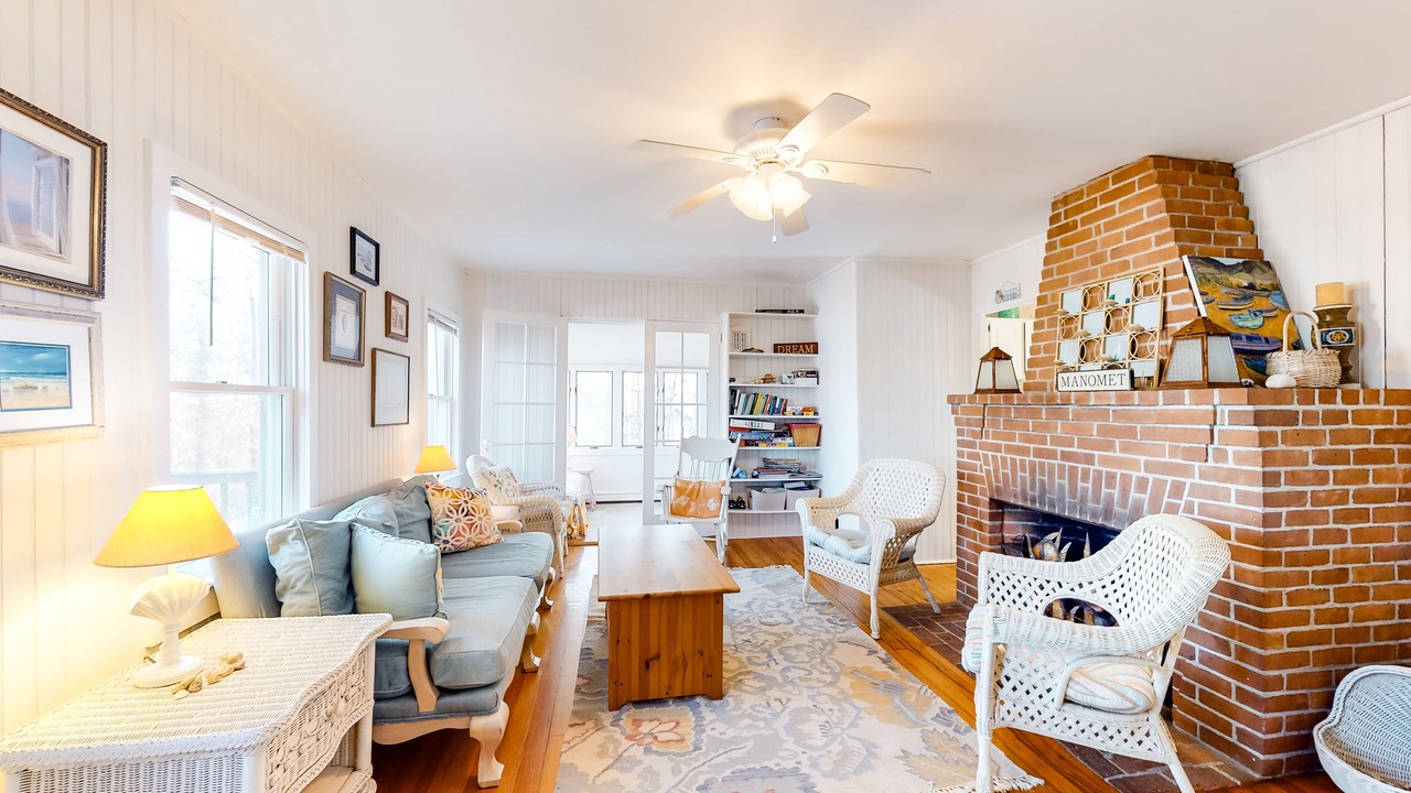 Photo of Livingroom in Cedar Bushes