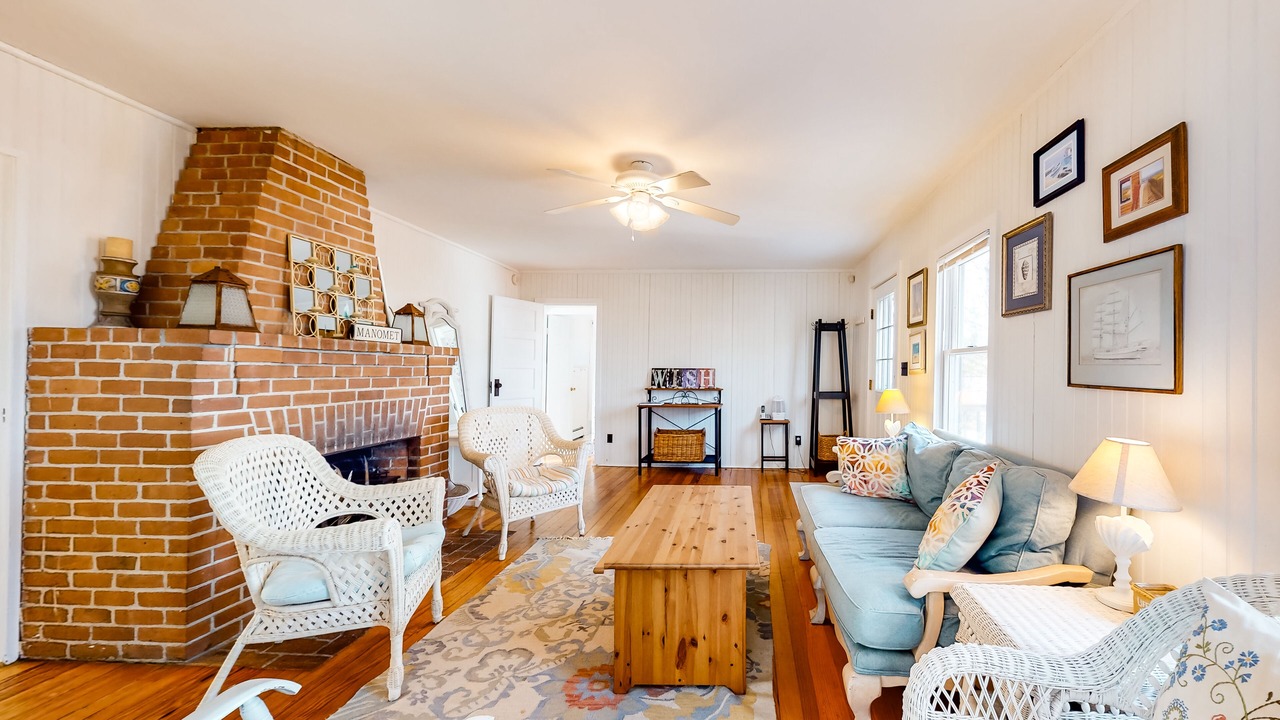 Photo of Livingroom in Cedar Bushes