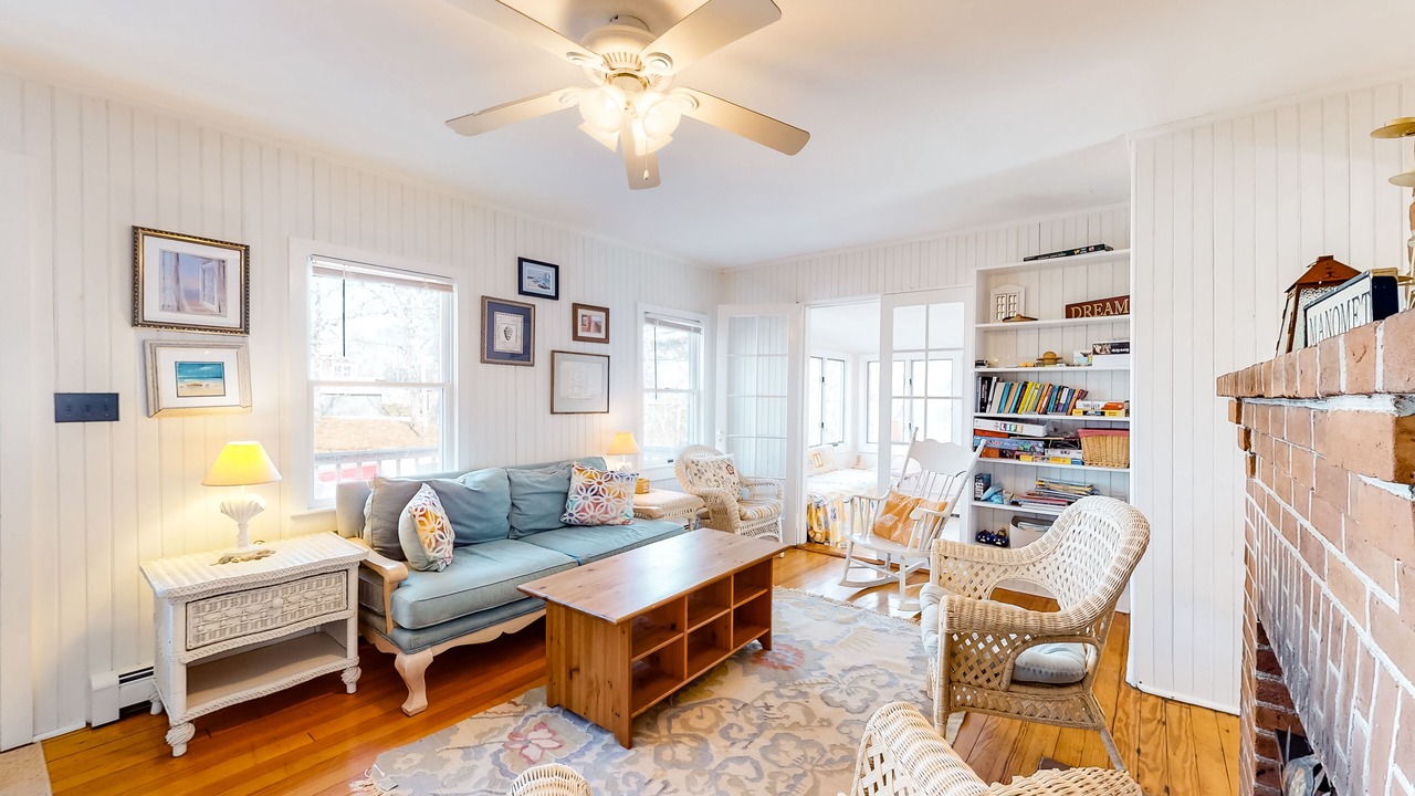 Photo of Livingroom in Cedar Bushes