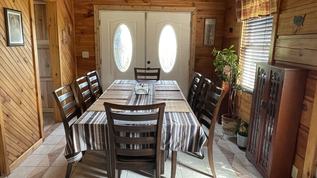 Photo of Livingroom in Rogersville