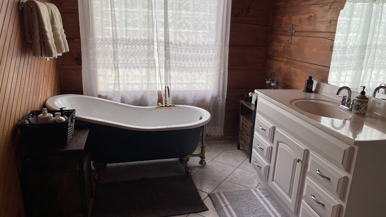 Photo of Bathroom in Rogersville