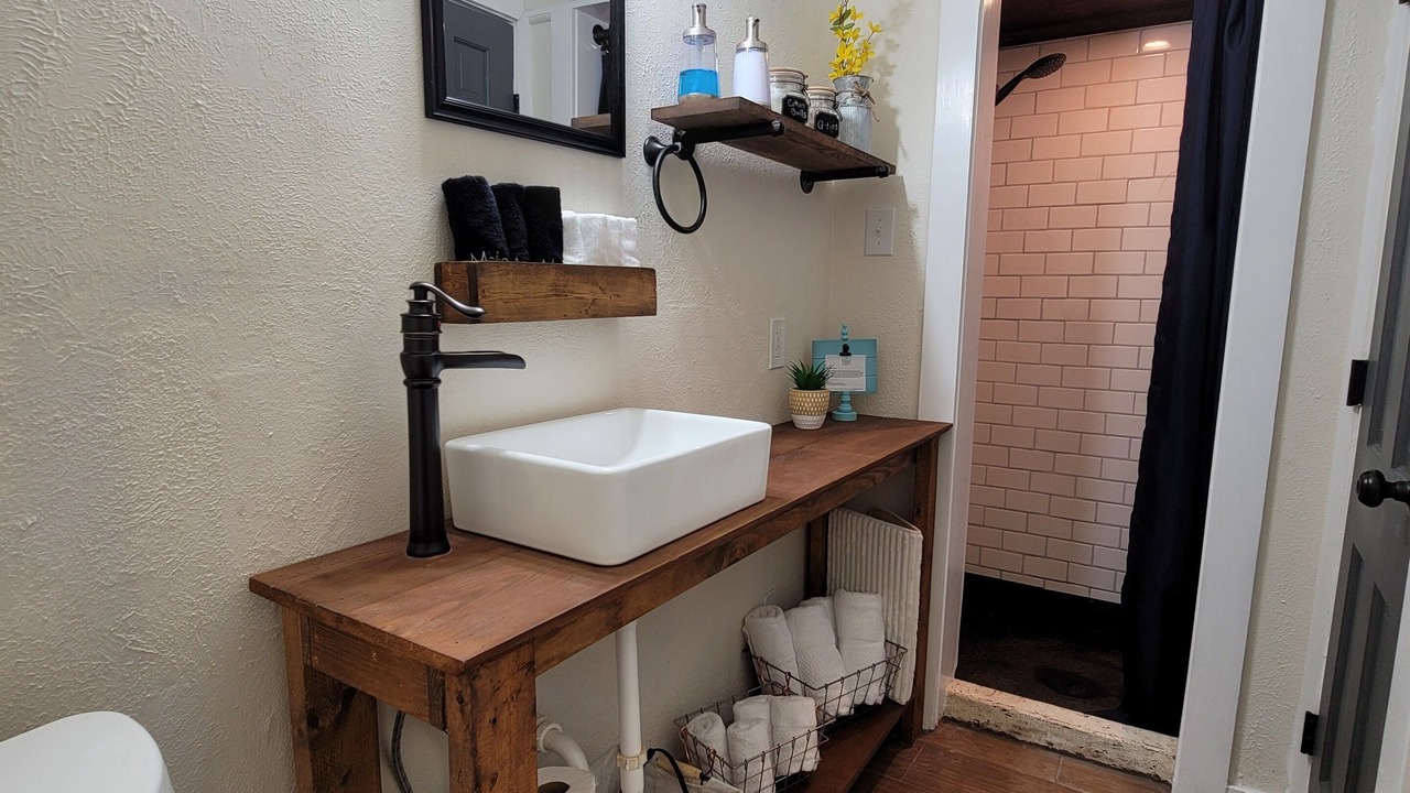 Photo of Bathroom in Electra