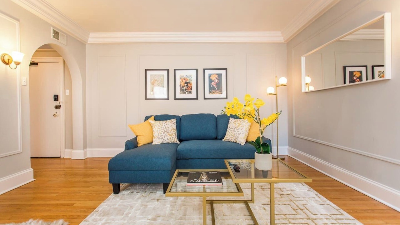 Photo of Livingroom in Streeterville