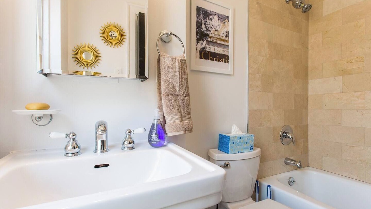 Photo of Bathroom in Streeterville