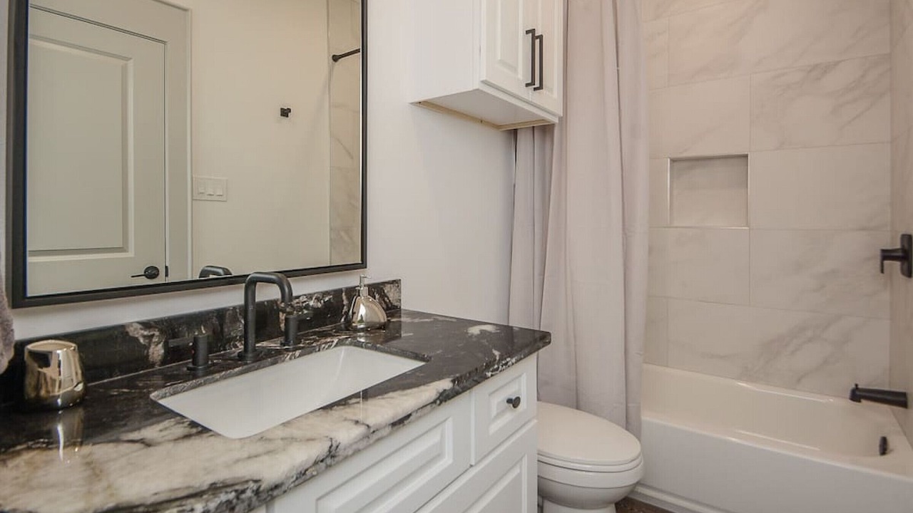 Photo of Bathroom in Willis