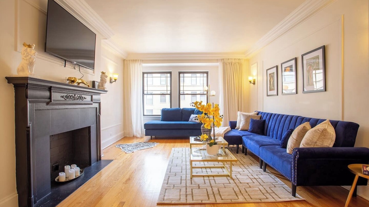 Photo of Livingroom in Streeterville