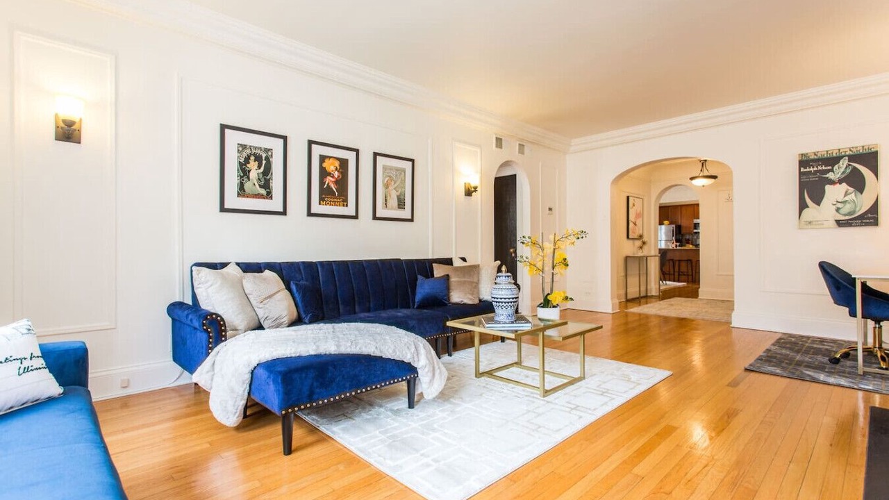Photo of Livingroom in Streeterville