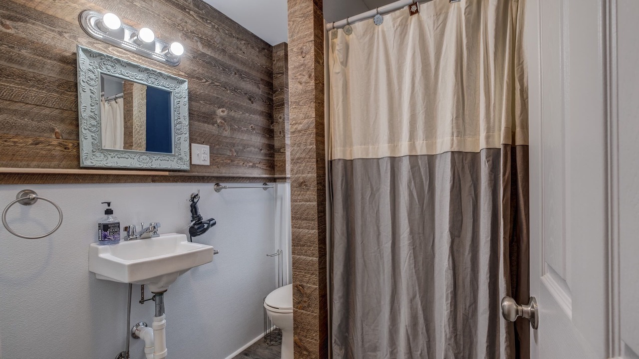 Photo of Bathroom in Weirs Beach