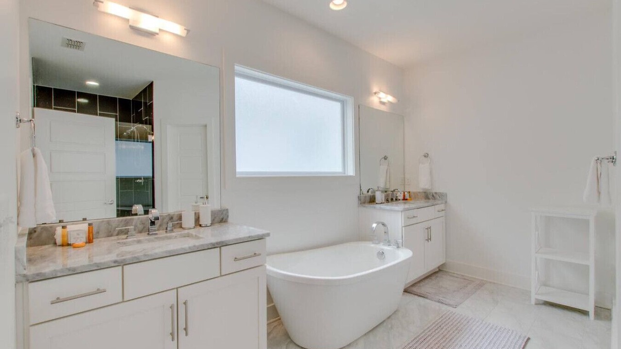 Photo of Bathroom in The Nations