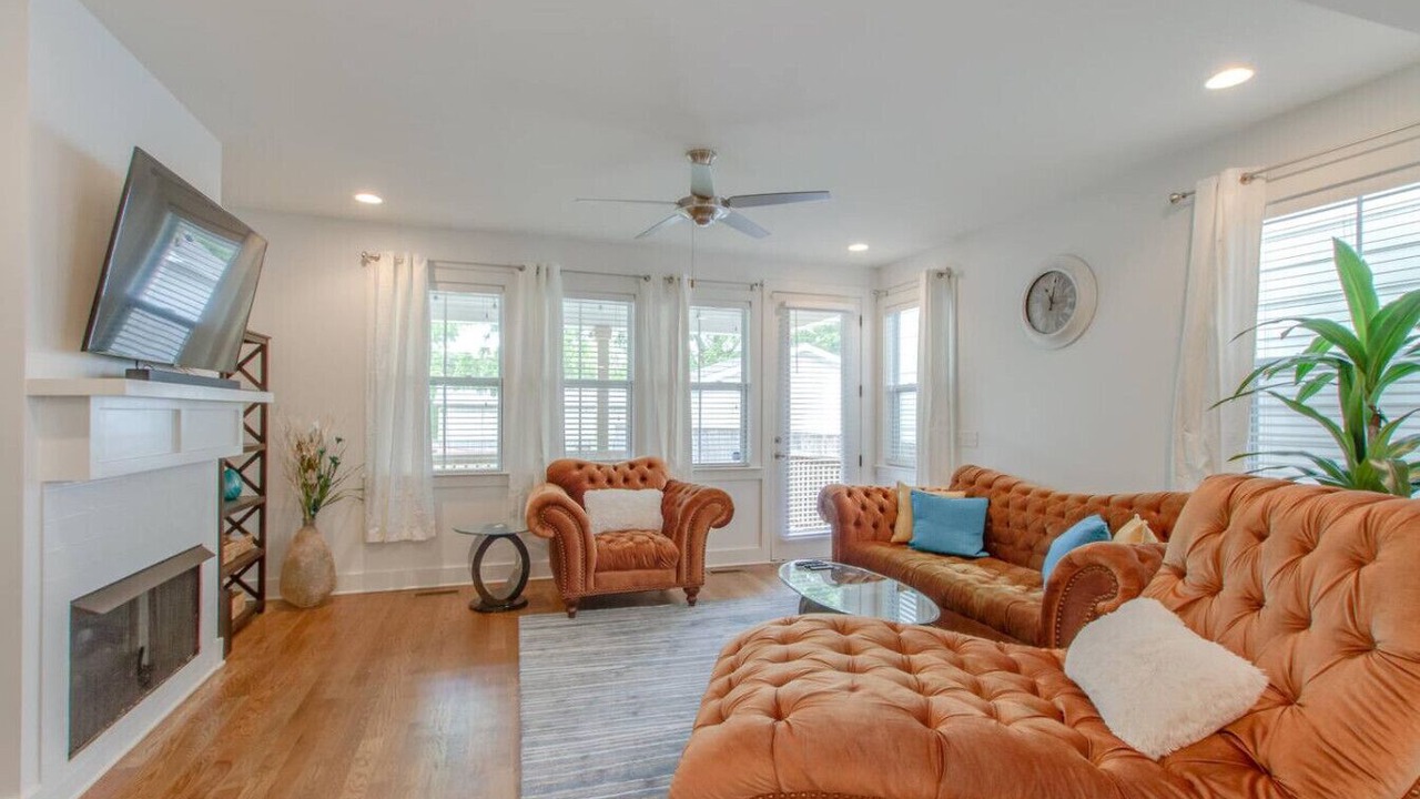 Photo of Livingroom in The Nations