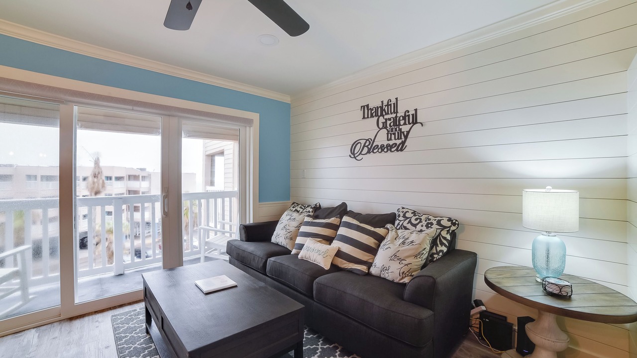 Photo of Livingroom in North Beach