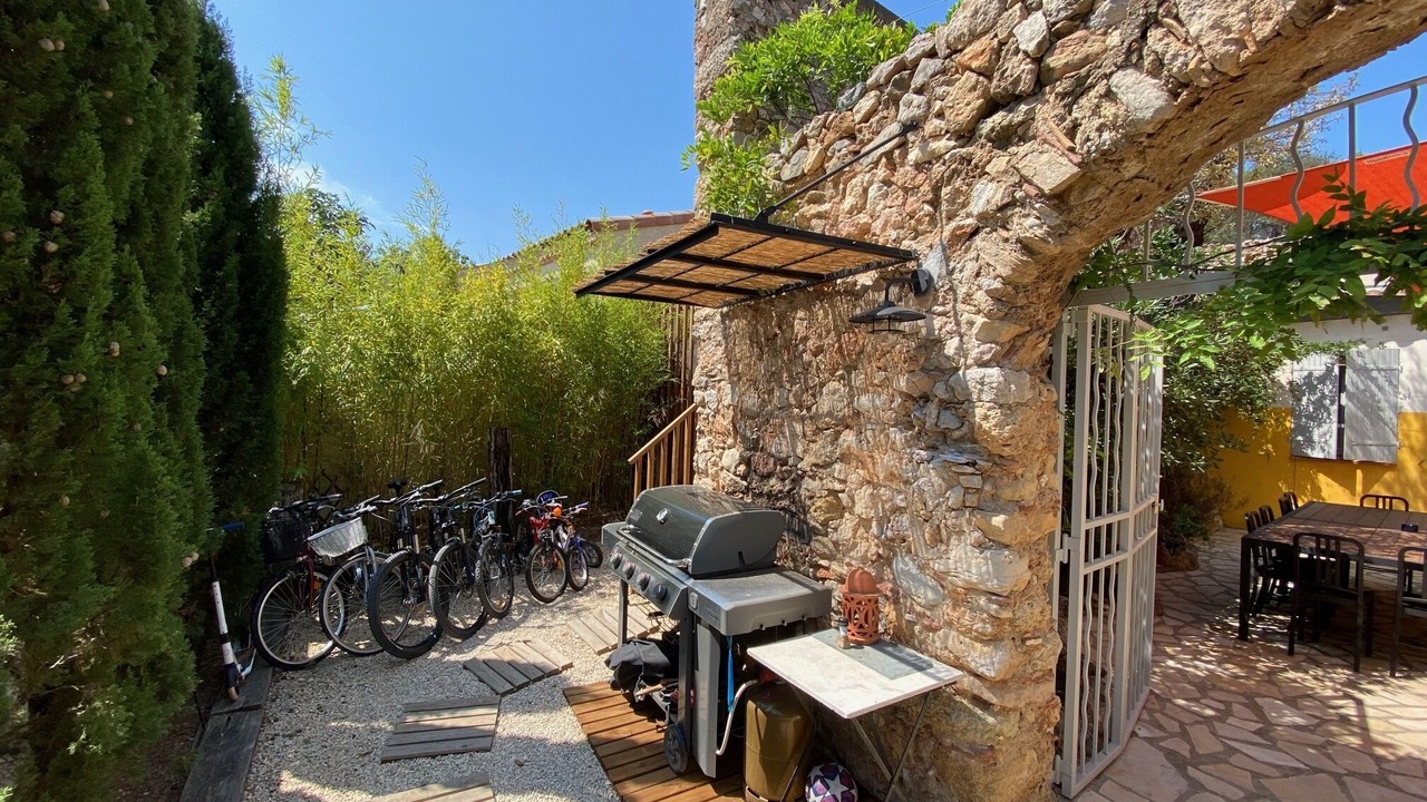 Photo of Outdoor in Grottes Caves