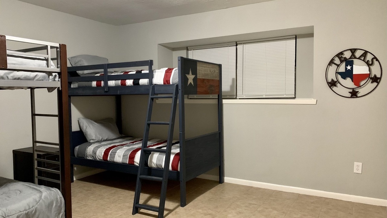 Photo of Bedroom in Baytown