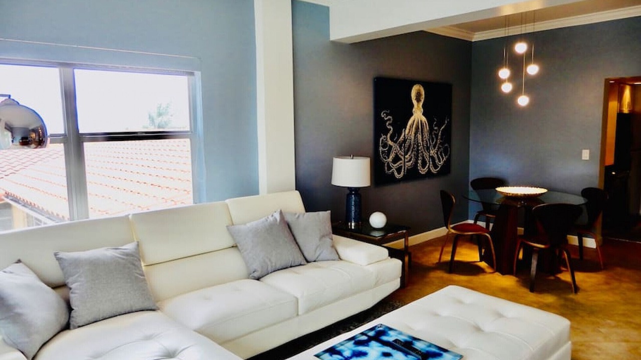 Photo of Livingroom in Central Beach