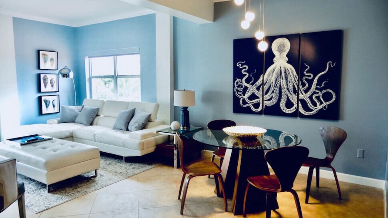 Photo of Livingroom in Central Beach