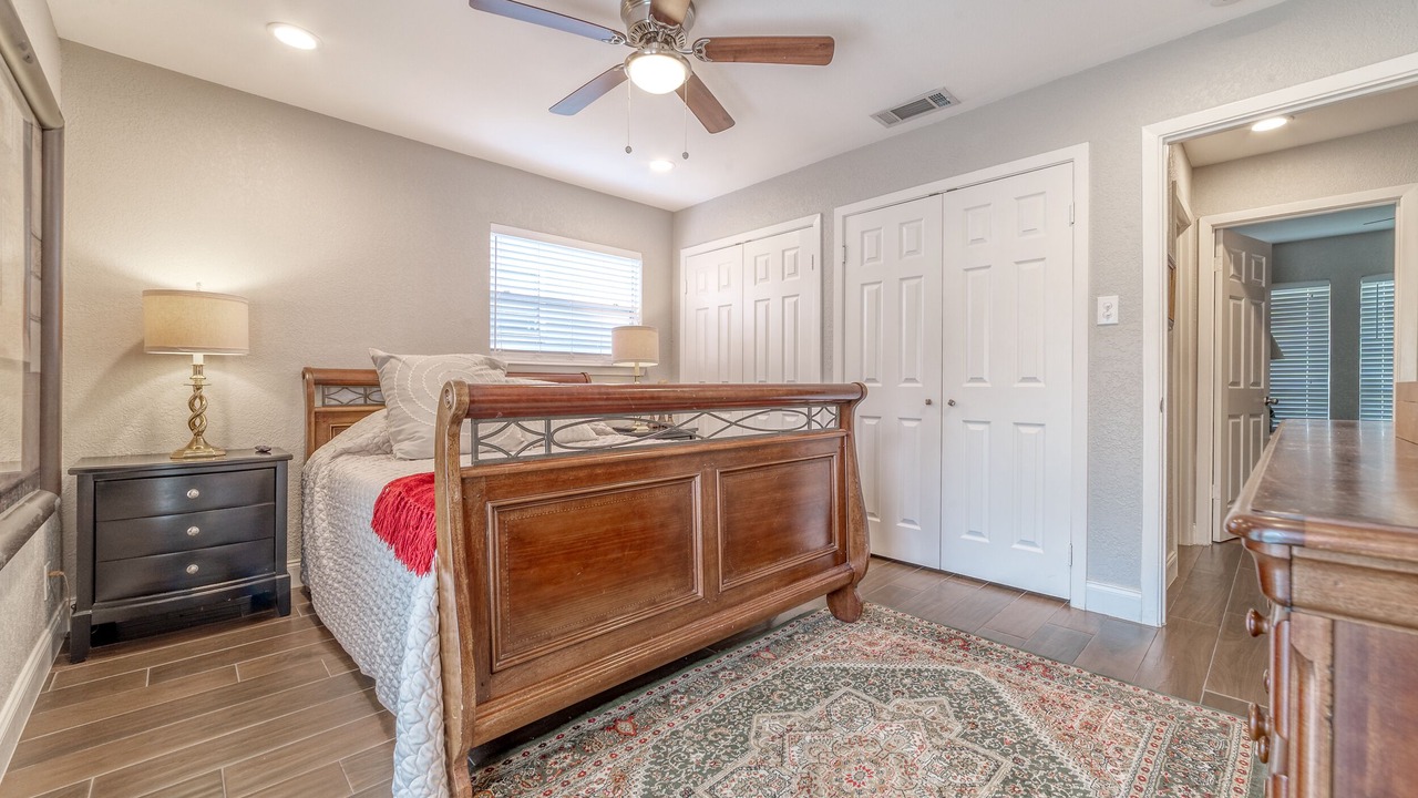 Photo of Bedroom in Mesa Park