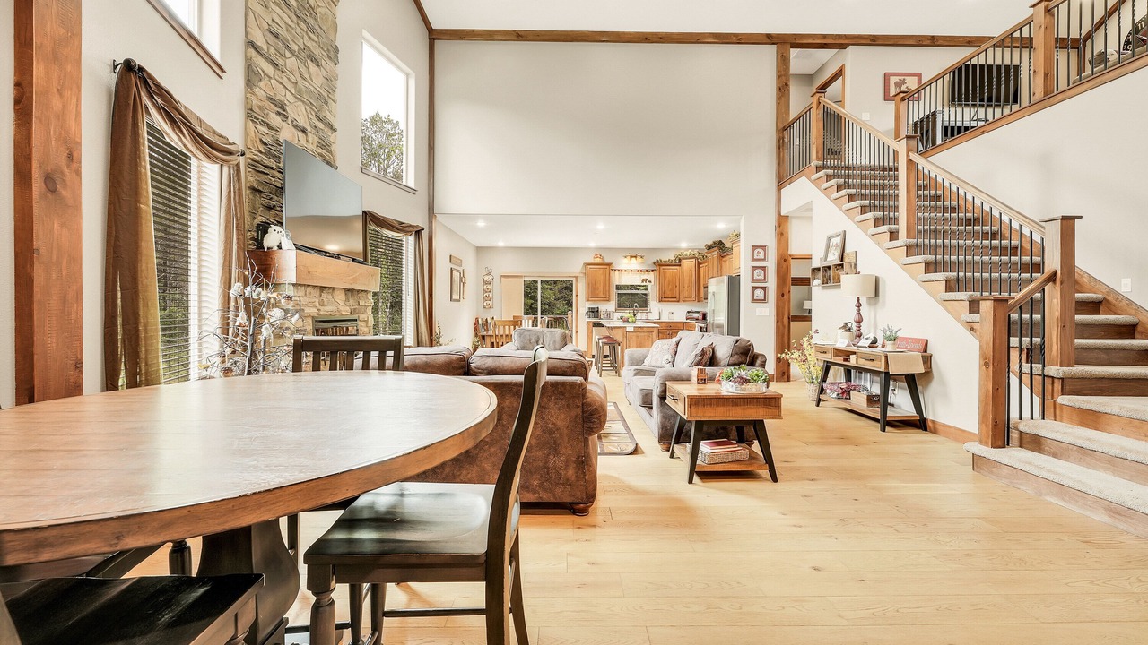 Photo of Livingroom in Hollister