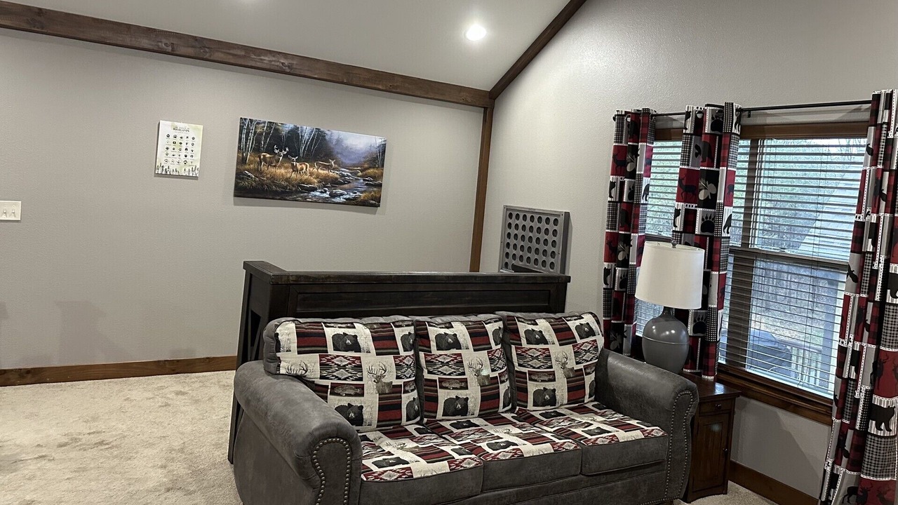 Photo of Livingroom in Hollister