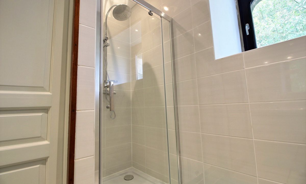 Photo of Bathroom in Plougrescant