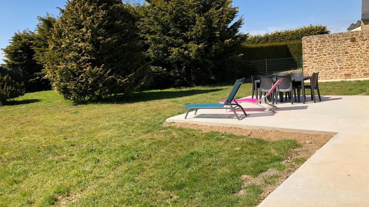 Photo of Patio Balcony in Saint-Hilaire-des-Landes