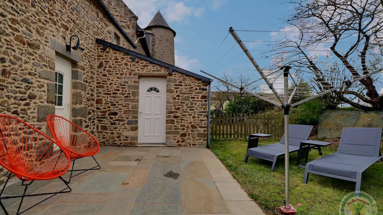 Photo of Patio Balcony in Saint-Jouan-des-Guerets