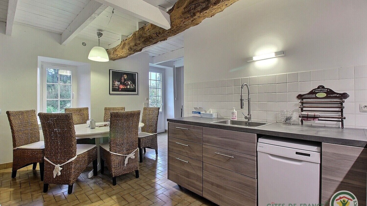 Photo of Kitchen in Plougrescant