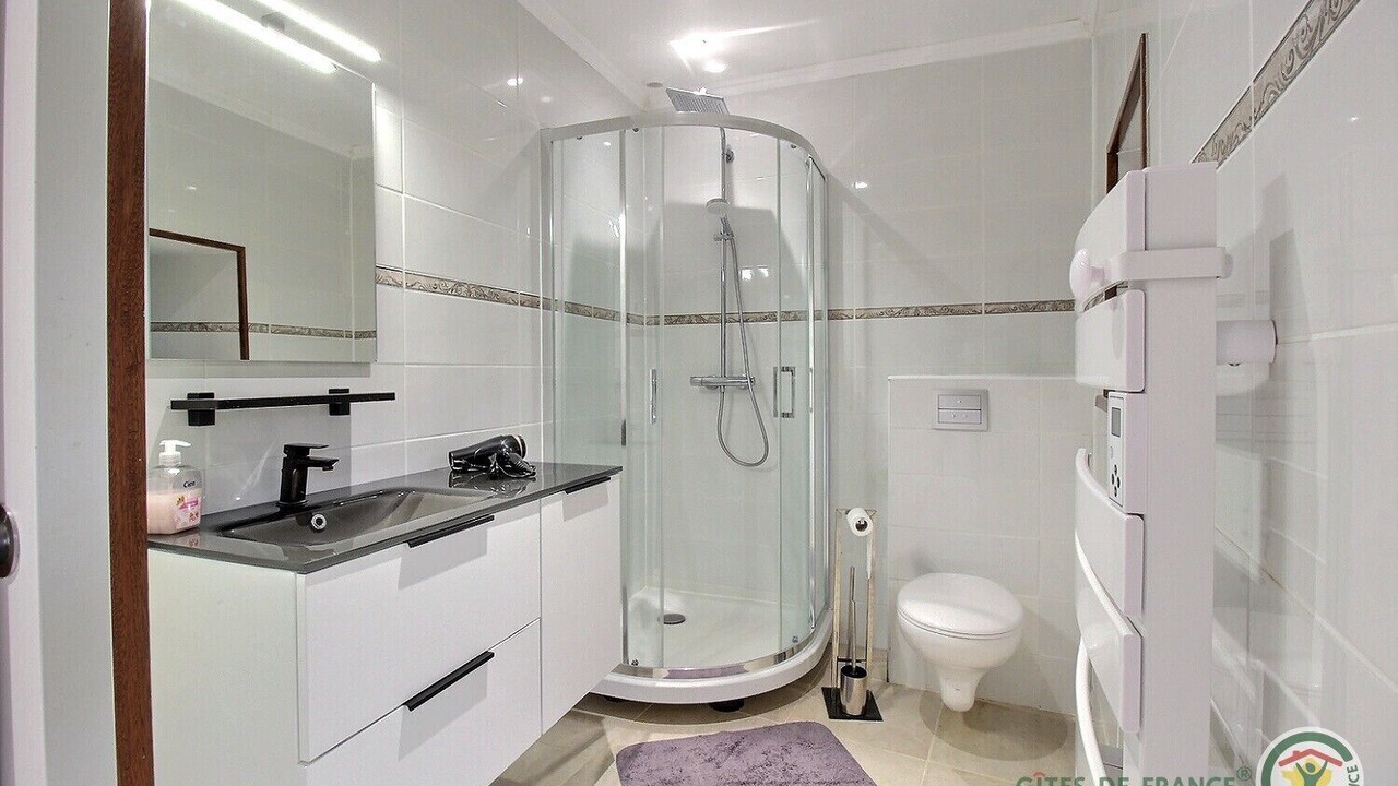 Photo of Bathroom in Plougrescant