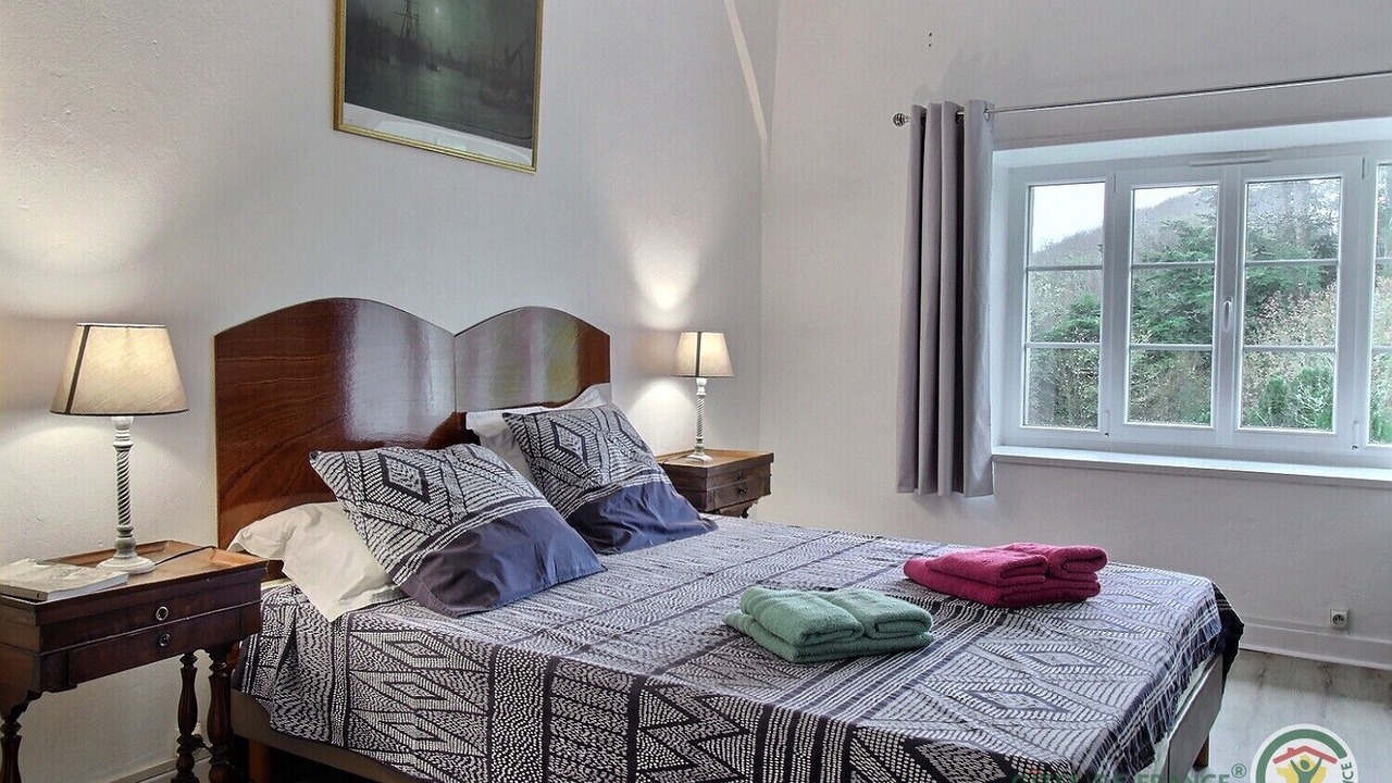 Photo of Bedroom in Plougrescant